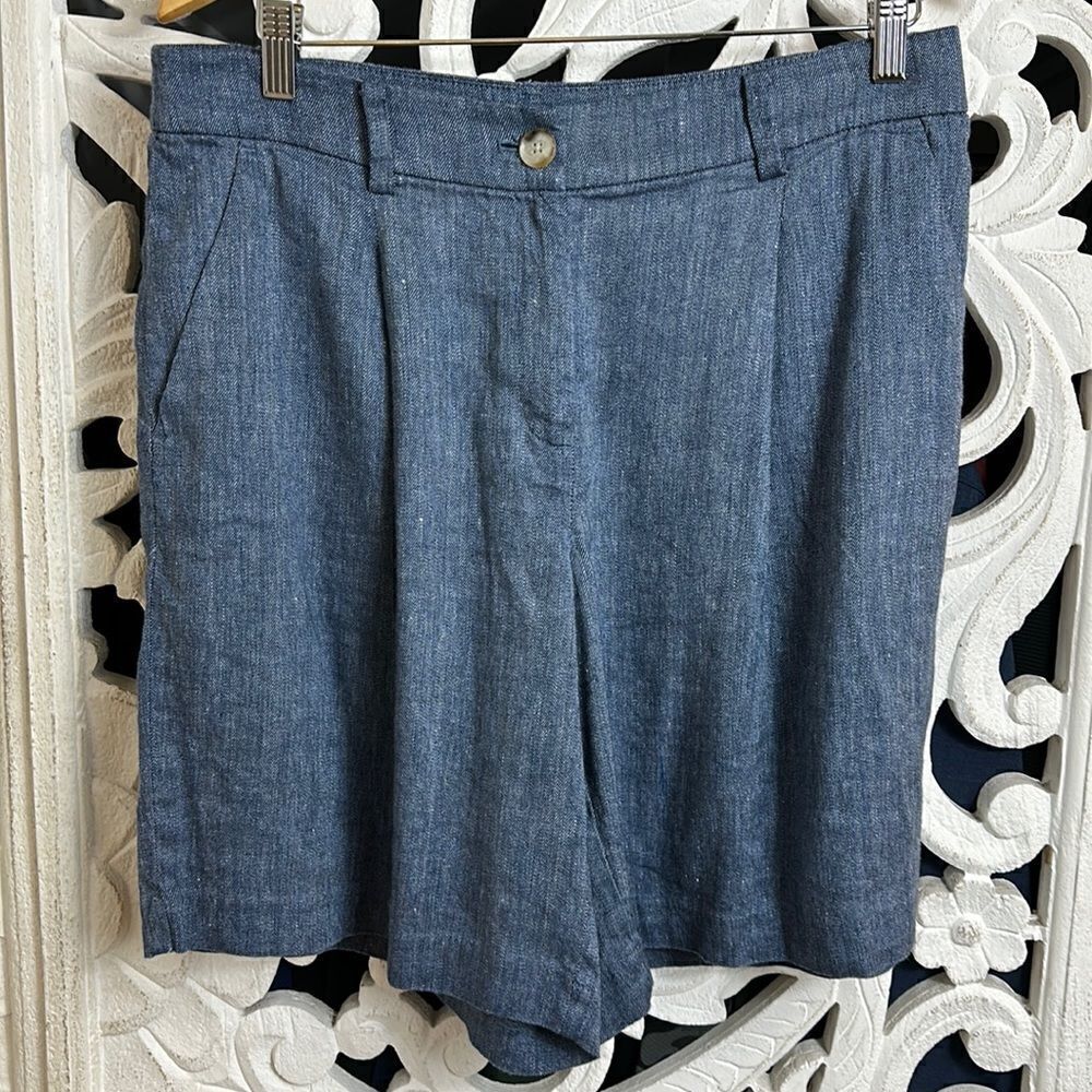 Loft pleated 90’s fit denim shorts size 8‎